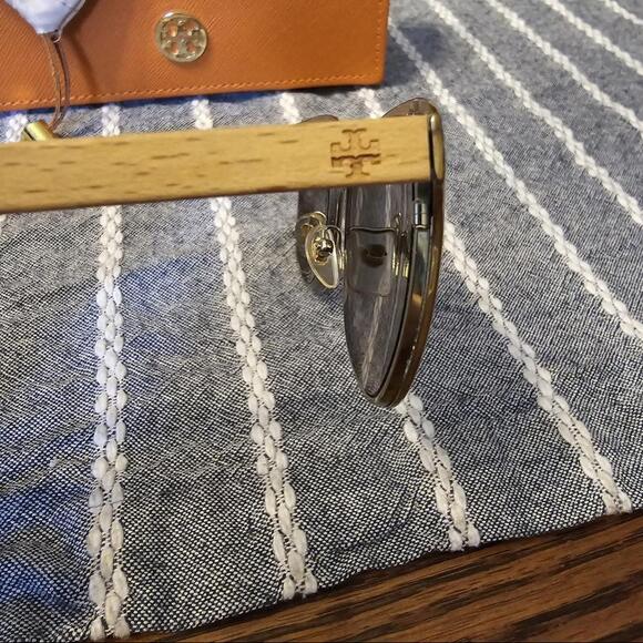 EUC Authentic Tory Burch Sunglasses Set - Picture 4 of 11
